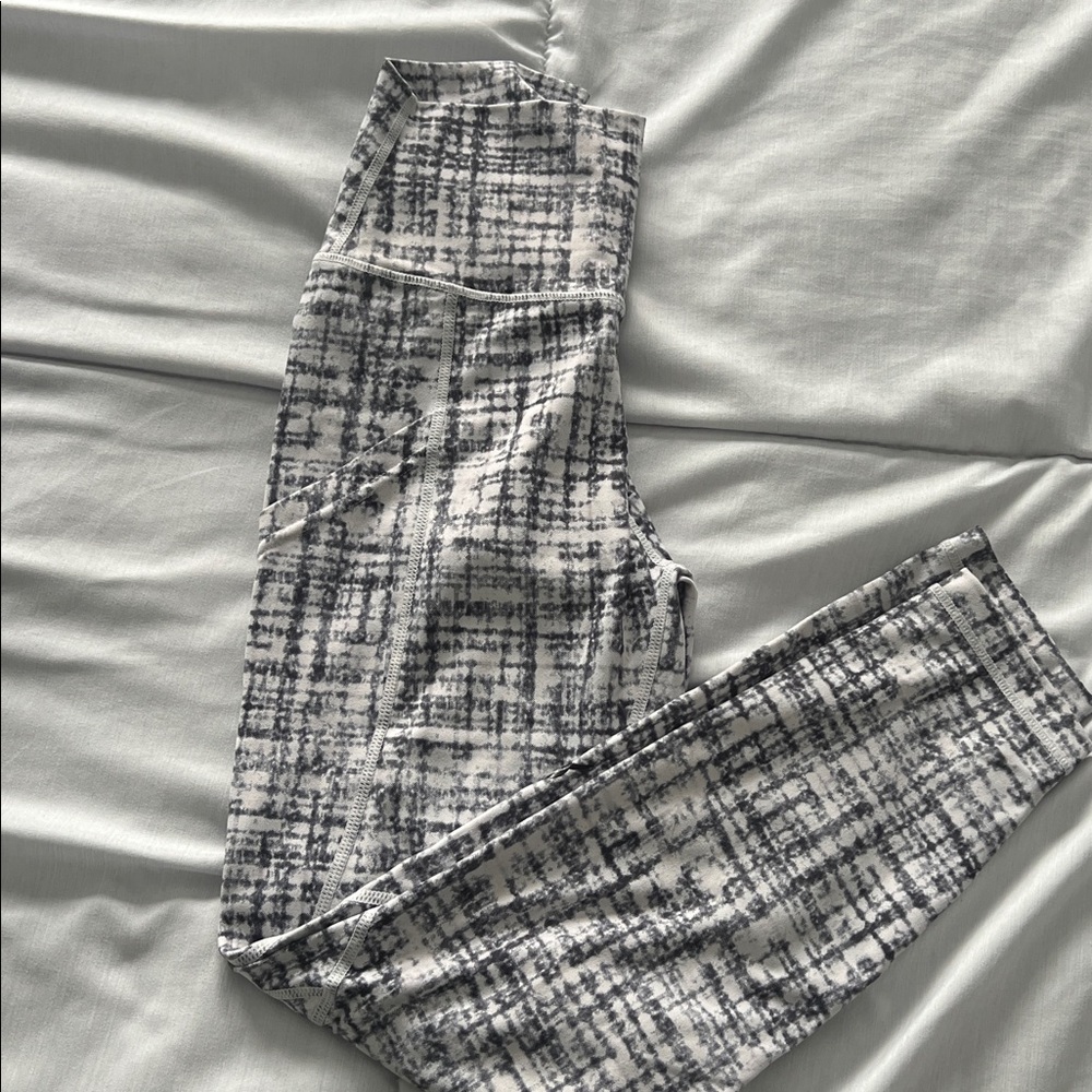 Ptula Gray Patterned Leggings